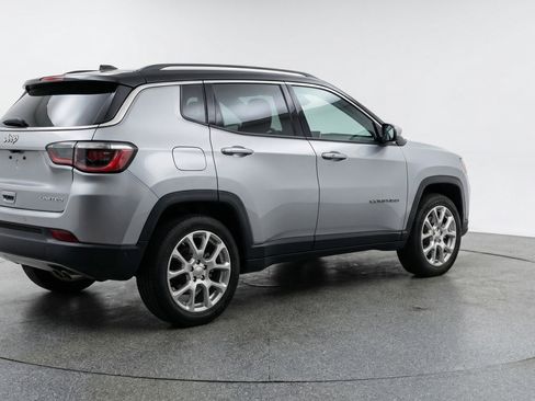 Used 2025 Jeep Compass Limited AWD/4WD image 9