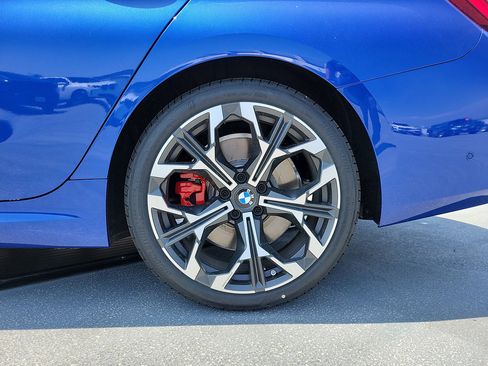 New 2026 BMW 330i Sedan w/ M Sport Package RWD image 6