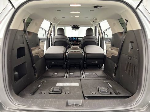 Used 2025 Kia Carnival FWD image 48