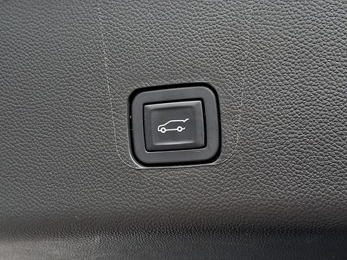 Used 2023 Chevrolet Traverse RS w/ LPO, Floor Liner Package AWD/4WD image 30