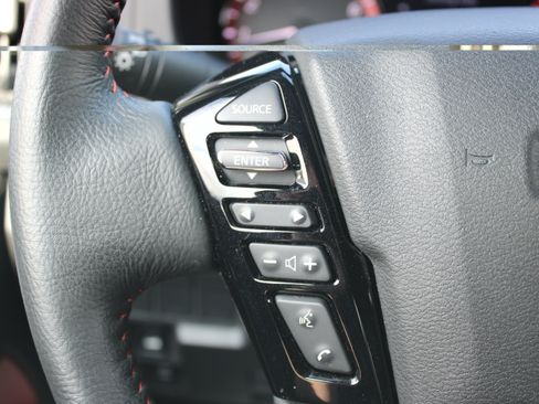 Certified 2025 Nissan Frontier PRO-4X AWD/4WD image 24