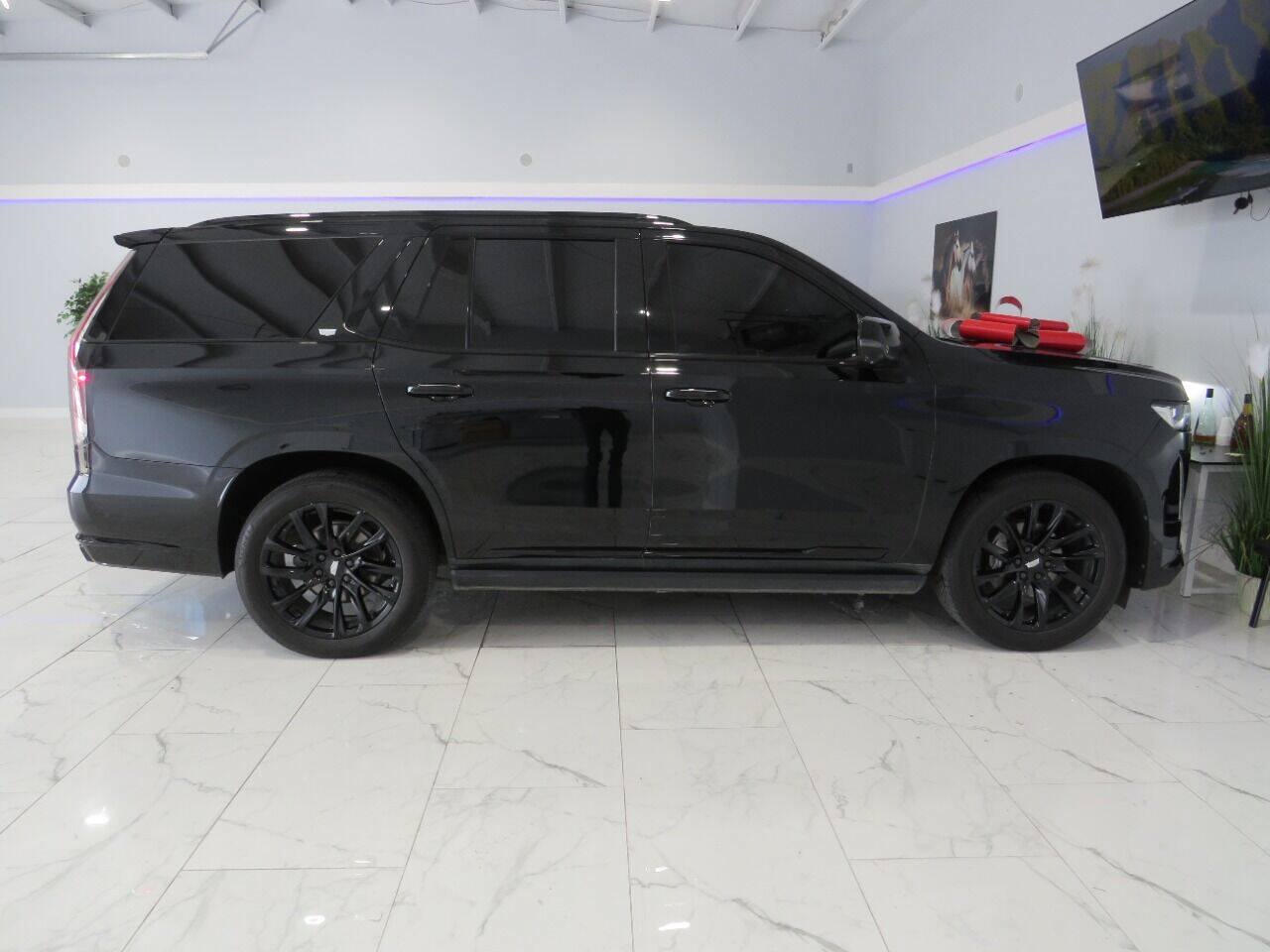 Used 2021 Cadillac Escalade Sport Platinum w/ Heavy-Duty Trailer Package AWD/4WD image 3