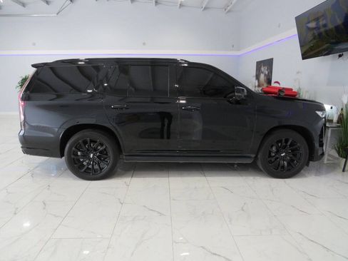 Used 2021 Cadillac Escalade Sport Platinum w/ Heavy-Duty Trailer Package AWD/4WD image 3