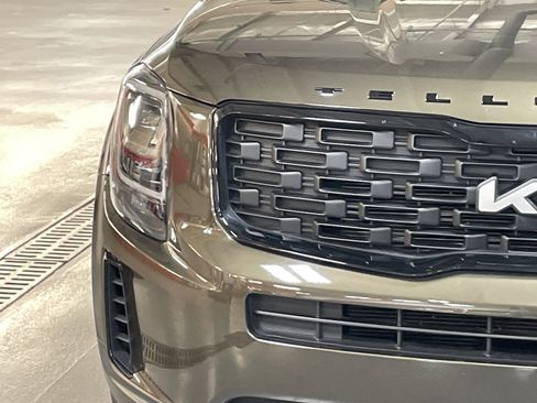 Used 2022 Kia Telluride EX w/ EX Premium Package image 5