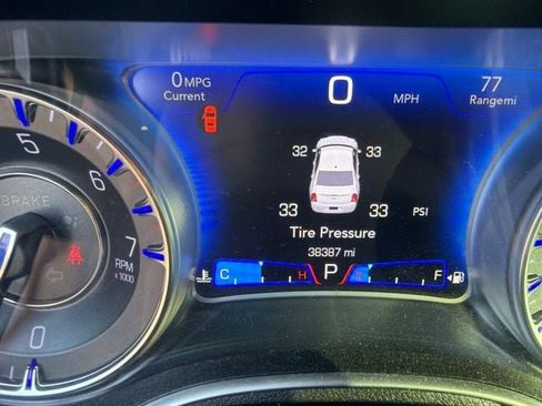 Used 2022 Chrysler 300 Touring L RWD image 13