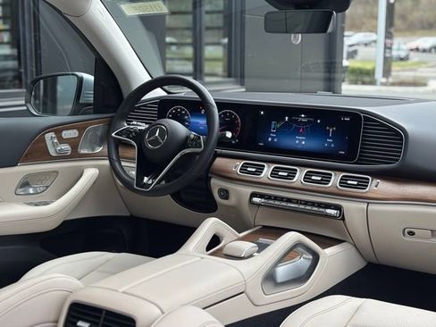 Used 2025 Mercedes-Benz GLE 450 4MATIC image 54