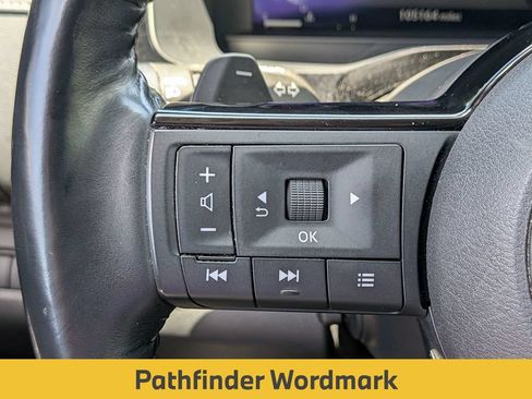 Used 2023 Nissan Pathfinder Platinum w/ Lighting Package (N93) FWD image 25