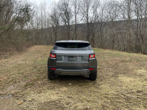 Used 2019 Land Rover Range Rover Evoque image 4