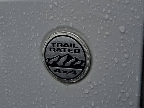 Used 2018 Jeep Wrangler Unlimited Sahara w/ Quick Order Package 24M Moab AWD/4WD image 31