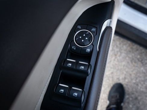 Used 2019 Lincoln MKC Reserve w/ MKC Climate Package image 18