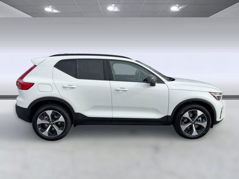 New 2026 Volvo XC40 B5 Plus w/ Protection Package Premier image 8