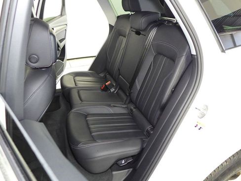 Used 2023 Audi Q5 2.0T Premium w/ Convenience Package image 21