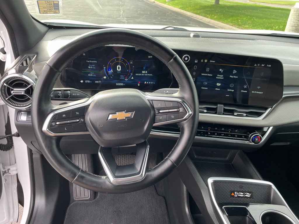 Used 2025 Chevrolet Equinox LT w/ Convenience Package II AWD/4WD image 13