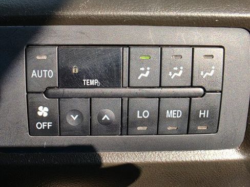 Used 2011 Toyota Sequoia Limited image 49