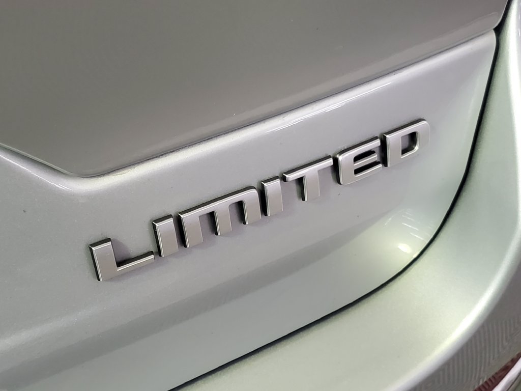 Used 2025 Jeep Grand Cherokee Limited w/ Trailer Tow Package AWD/4WD image 33