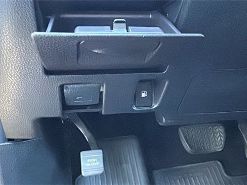 Used 2017 Toyota Highlander Limited image 21