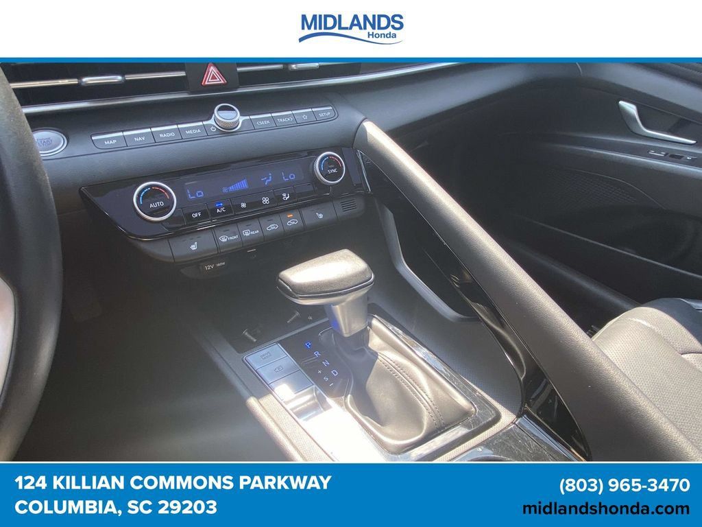 Used 2025 Hyundai Elantra Limited FWD image 30