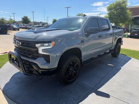 Used 2024 Chevrolet Silverado 1500 LT Trail Boss w/ Convenience Package II AWD/4WD image 4
