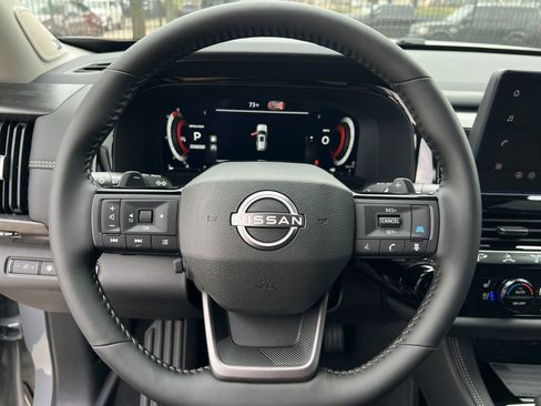 New 2026 Nissan Pathfinder Platinum FWD image 9