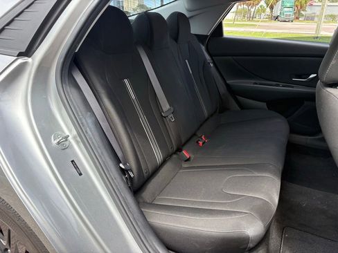 Used 2023 Hyundai Elantra SEL FWD image 14