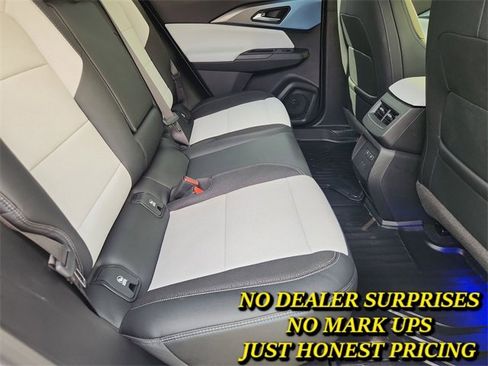 Used 2025 Chevrolet Equinox EV LT w/ Convenience Package II image 26