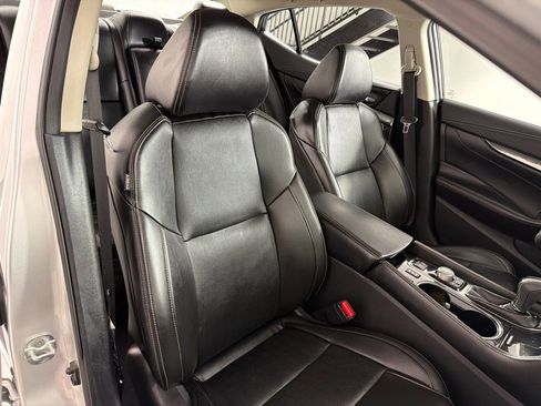 Used 2022 Nissan Maxima SV image 22