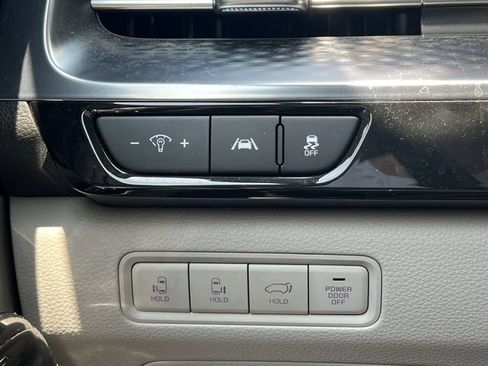 Used 2024 Kia Carnival SX Prestige FWD image 32
