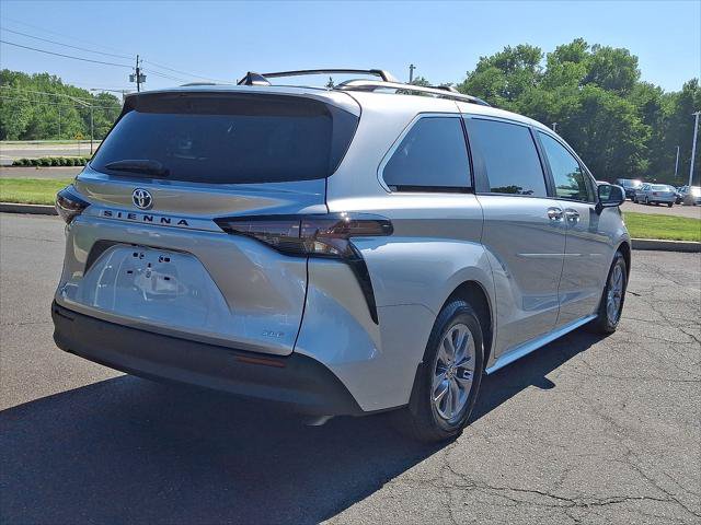 Certified 2025 Toyota Sienna XLE w/ XLE Plus Package FWD image 25
