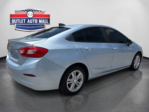 Used 2017 Chevrolet Cruze LS FWD image 3