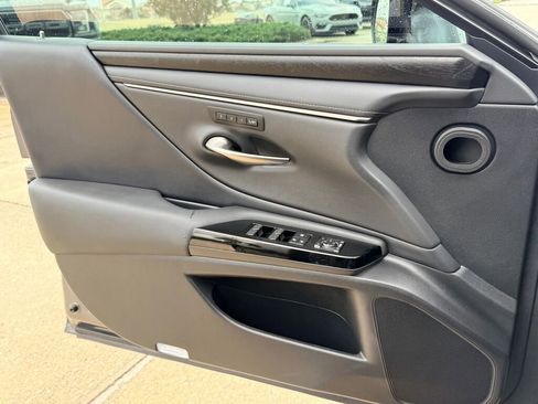 Certified 2023 Lexus ES 350 w/ Premium Package image 21