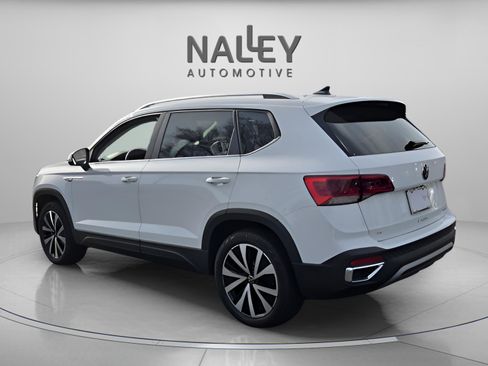 Used 2022 Volkswagen Taos SE w/ IQ.Drive SE Package AWD/4WD image 4