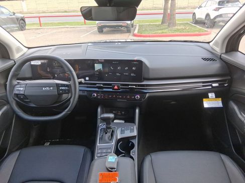 New 2026 Kia Sportage EX FWD image 10