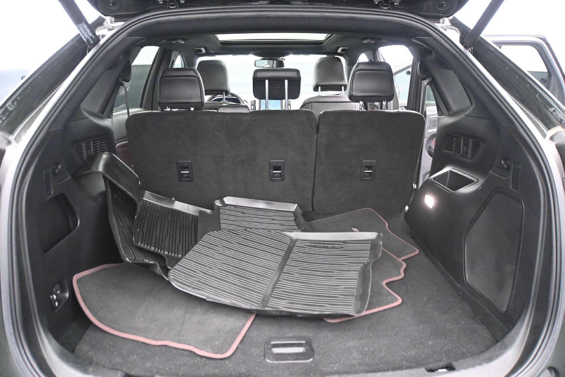 Used 2022 Ford Edge Titanium w/ Equipment Group 301A AWD/4WD image 15