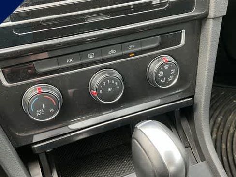 Used 2019 Volkswagen Golf S image 27