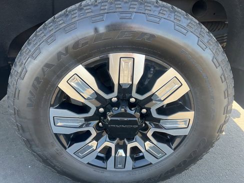 Certified 2024 GMC Sierra 2500 Denali w/ Denali Reserve Package AWD/4WD image 8