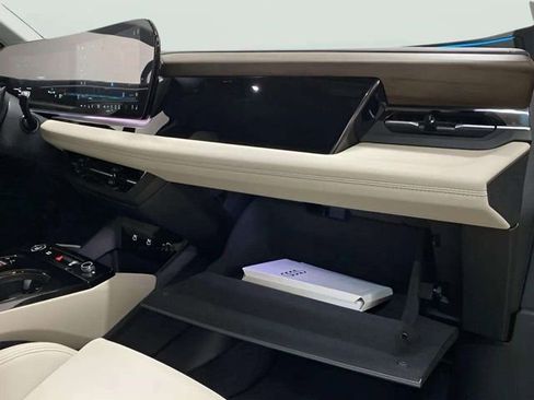 Used 2025 Audi Q6 e-tron Premium Plus w/ Premium Plus image 94