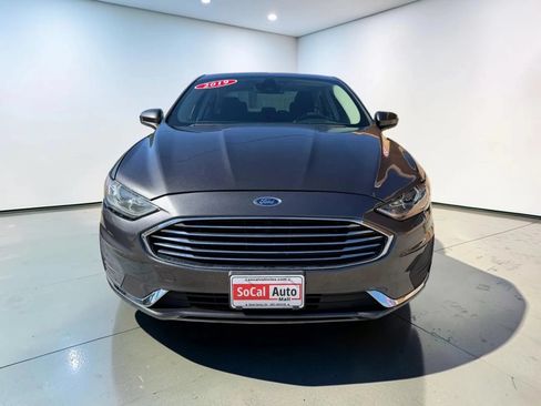 Used 2019 Ford Fusion SE FWD image 8