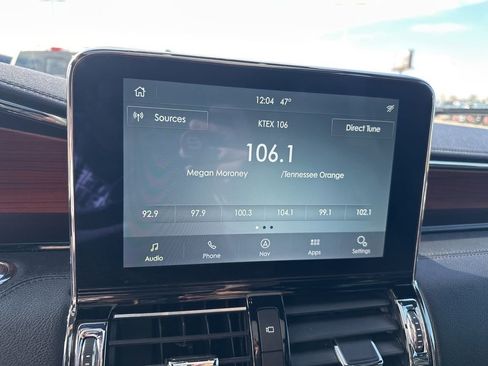 Used 2021 Lincoln Navigator Reserve w/ Luxury Package image 24