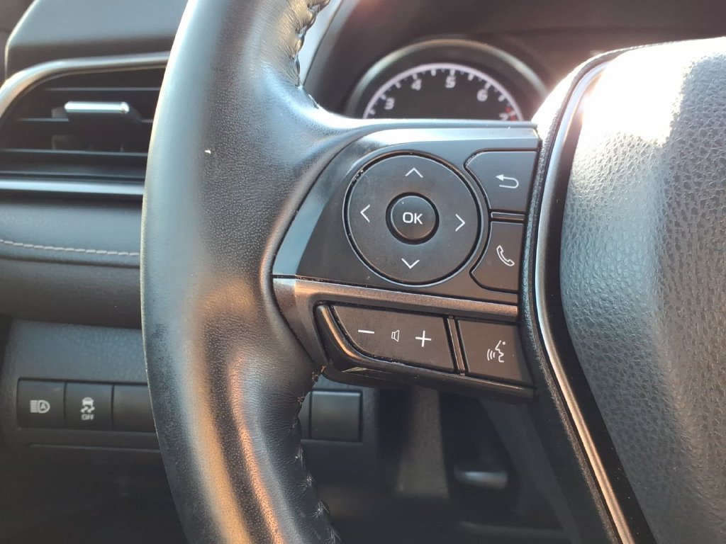 Used 2022 Toyota Camry SE w/ Cold Weather Package FWD image 25