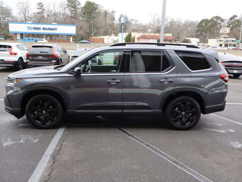 Used 2025 Honda Pilot Black Edition image 7