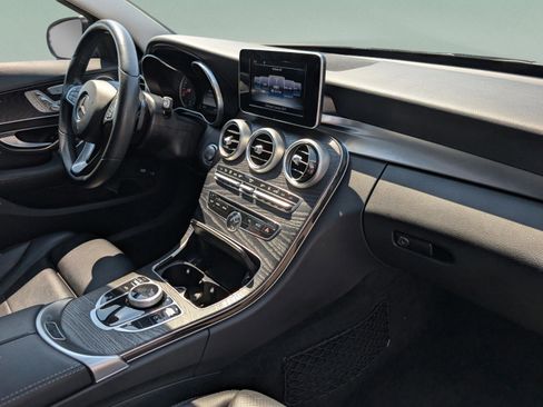Used 2017 Mercedes-Benz C 350e Sedan image 34