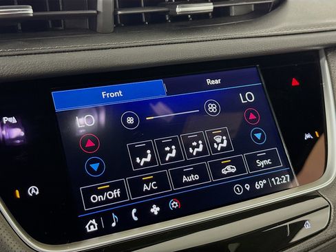 Used 2024 Cadillac XT6 Luxury image 17