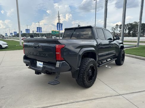 Used 2024 Toyota Tacoma SR5 AWD/4WD image 9