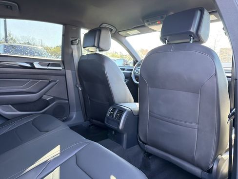 Used 2022 Volkswagen Arteon SE image 16