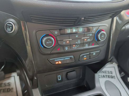 Used 2017 Ford Escape Titanium image 14
