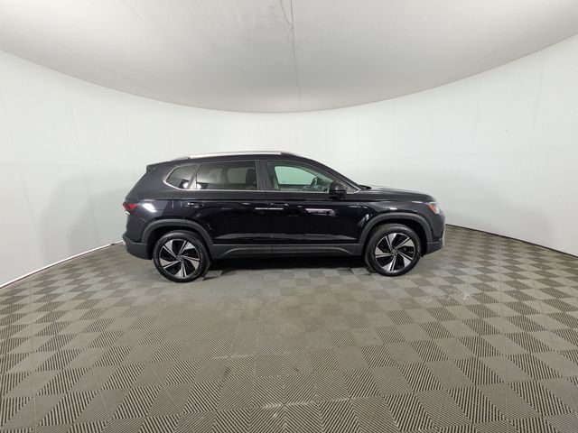 Used 2025 Volkswagen Taos SE AWD/4WD image 31