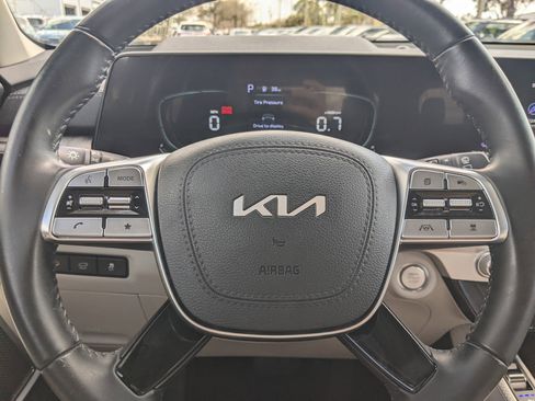 Certified 2023 Kia Telluride EX w/ EX Captain's Chair Package image 24