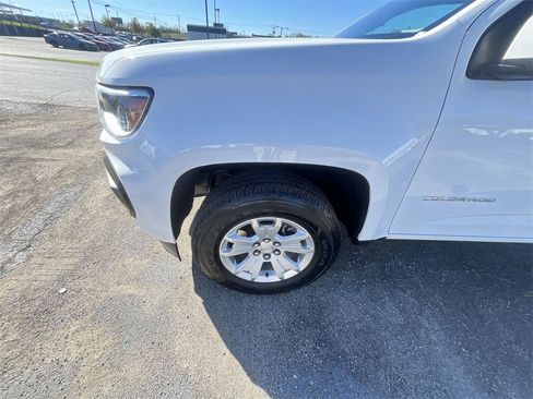 Used 2022 Chevrolet Colorado LT w/ Fleet Safety Package image 10