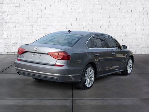 Used 2018 Volkswagen Passat 2.0T SE image 6