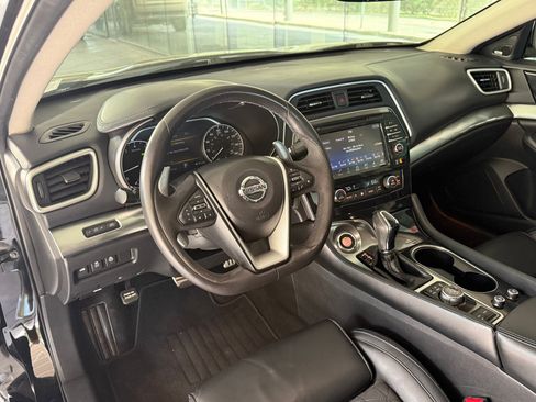 Used 2017 Nissan Maxima SR w/ Midnight Edition image 4